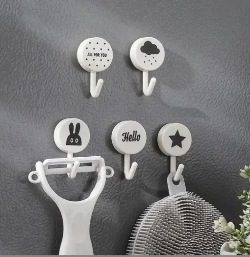 10-piece set of Random Print Round Hooks made from durable plastic